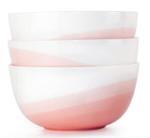 Keramik bemalen mit monochromer Ombre-Glasur: Weiße Schüsseln mit sanftem Farbverlauf von zartem Rosa zu kräftigem Pink im minimalistischen Design.