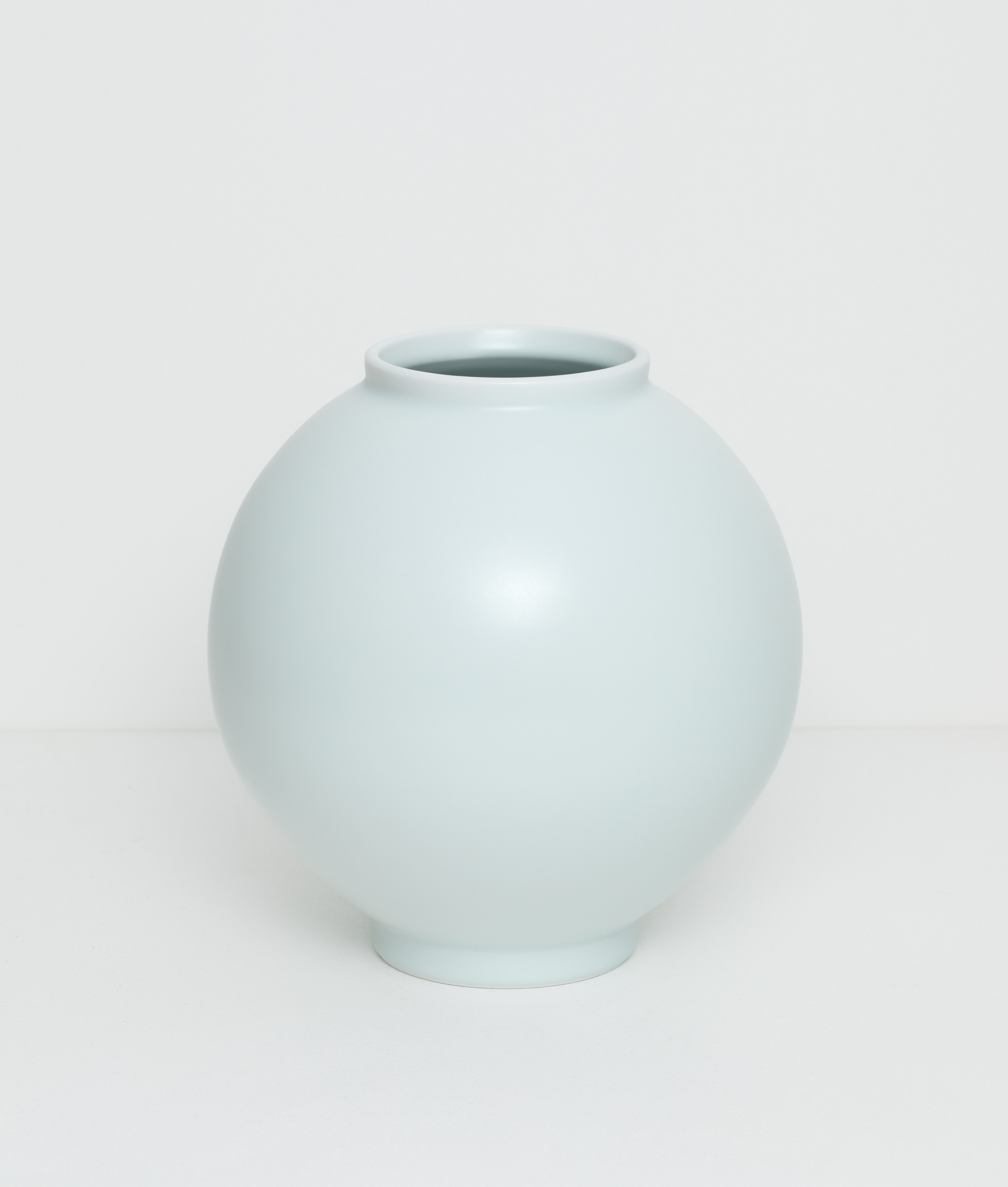 Jaejun Lee - Moon Jars